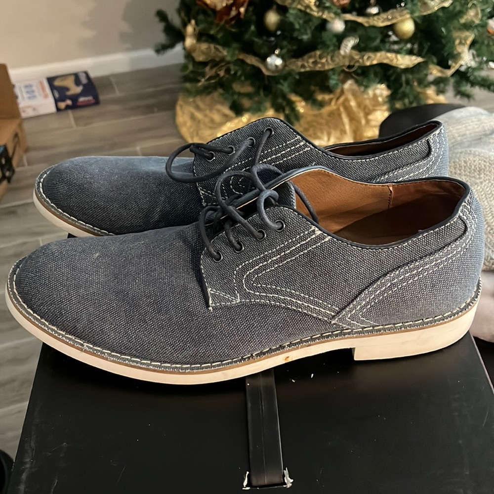 Guess Men's Size 11 Dress Shoes